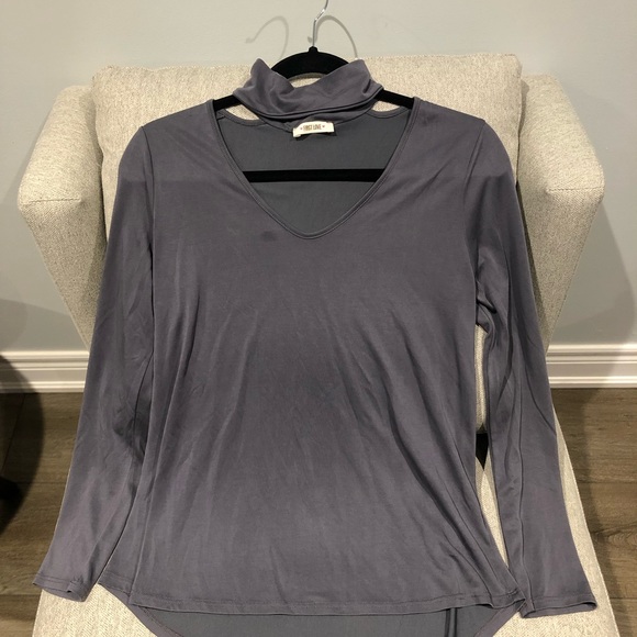 Grey choker neck cut out top - Picture 2 of 3